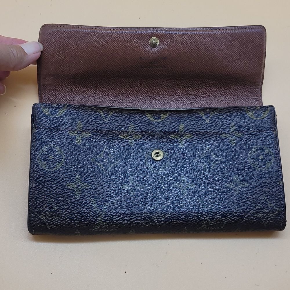 Authentic Louis Vuitton Monogram Wallet - Picture 4 of 13